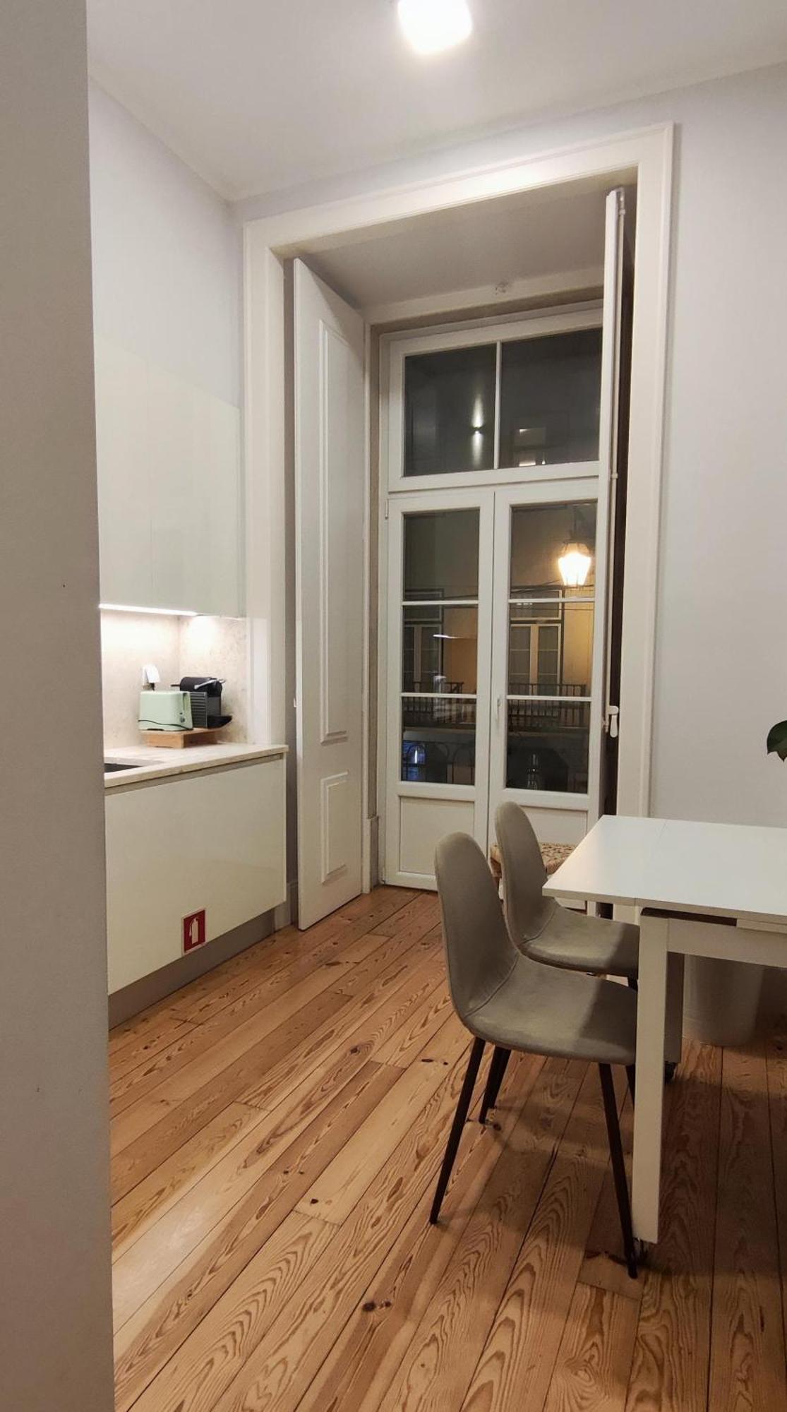 Compact * Lisboa
